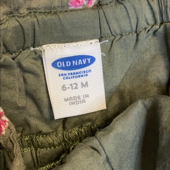 Old Navy baby girl romper - 6-12 months - Picture 8 of 8